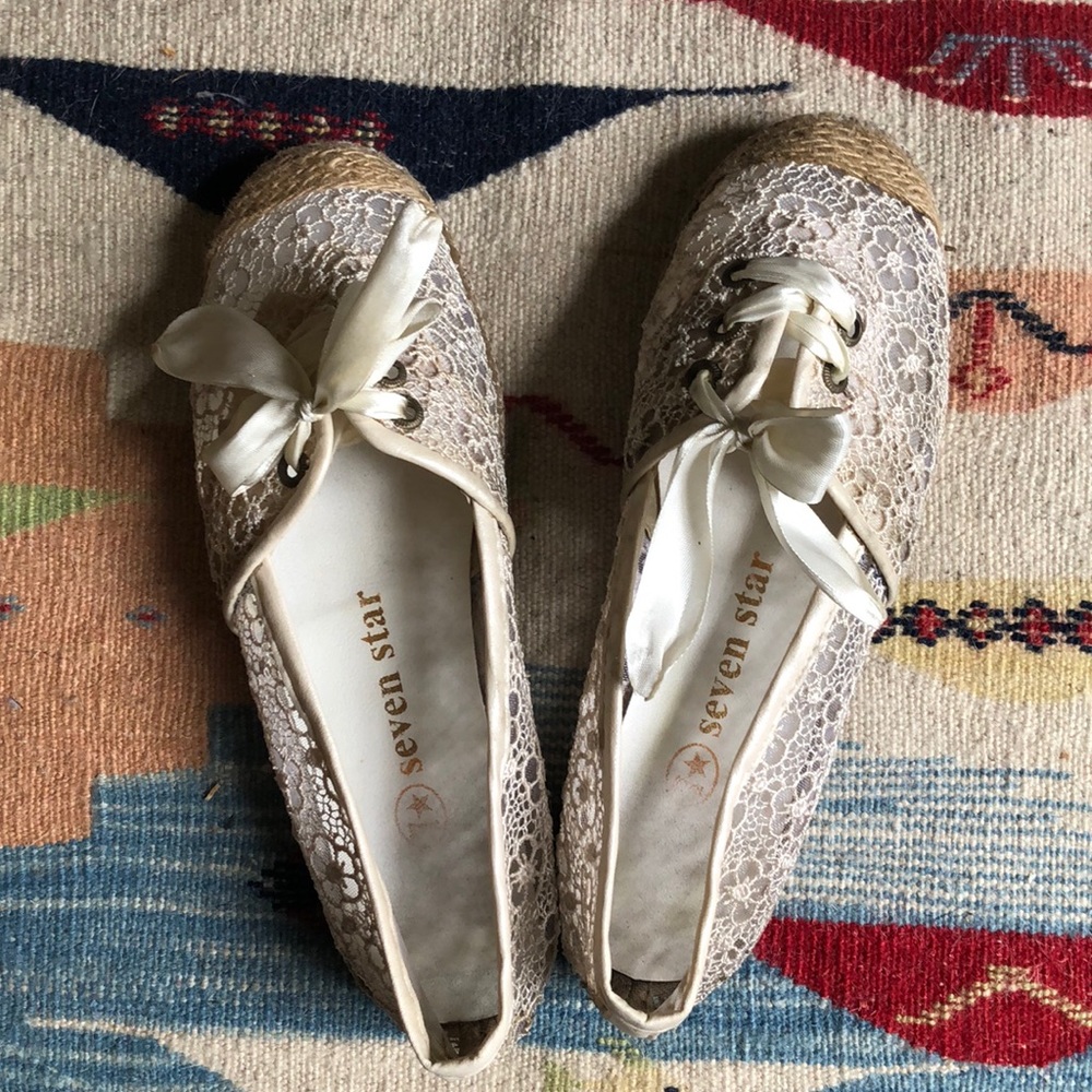 Flat shoes